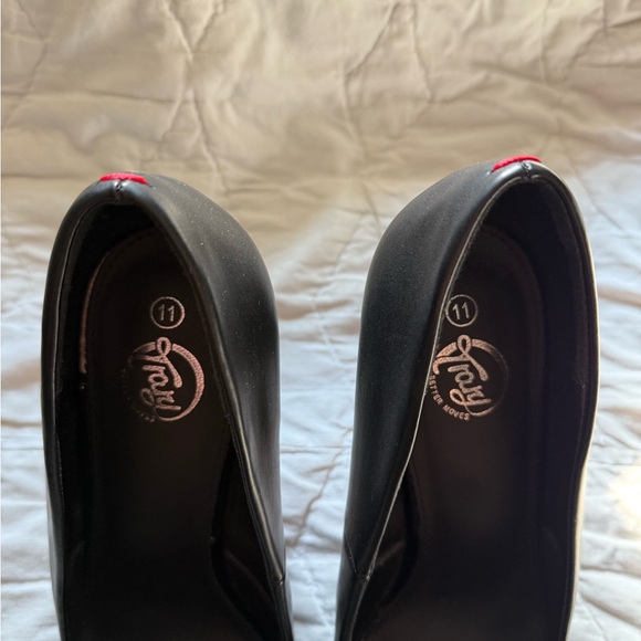 Trary Women’s Black Shiny Toe Pumps with Block Heel - Picture 5 of 6